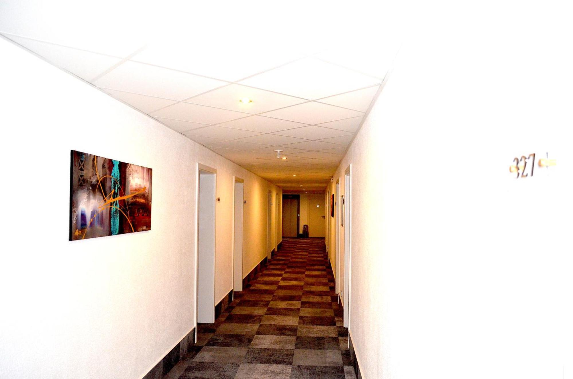 Weber Hotel Манхайм Екстериор снимка